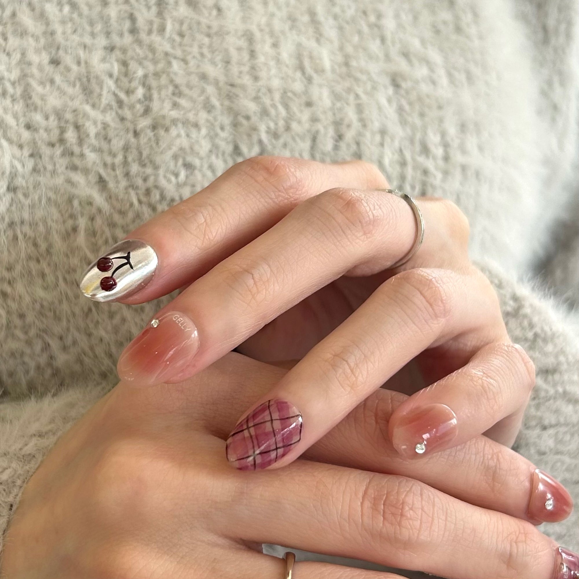 穿戴甲  press on nail