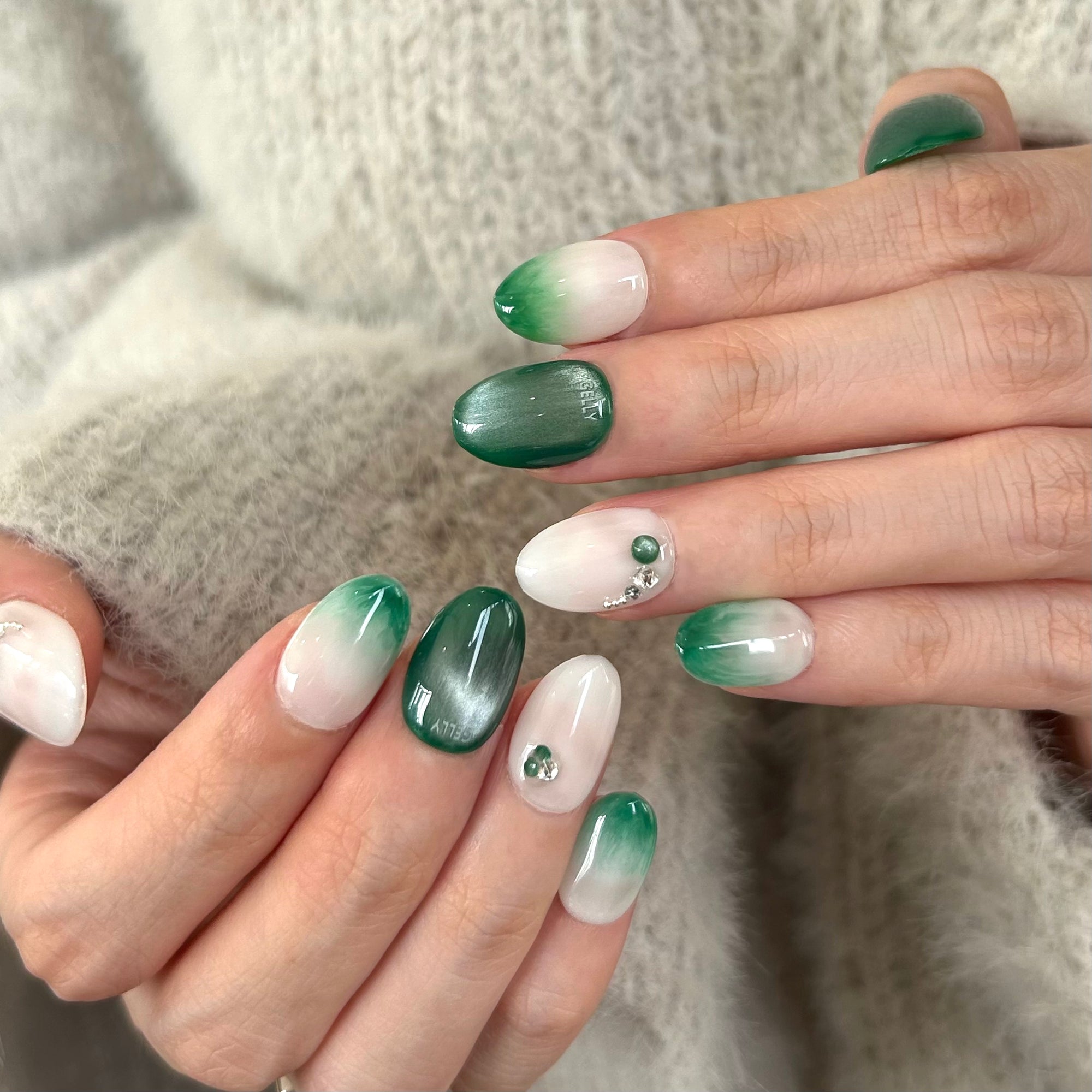 穿戴甲  press on nail