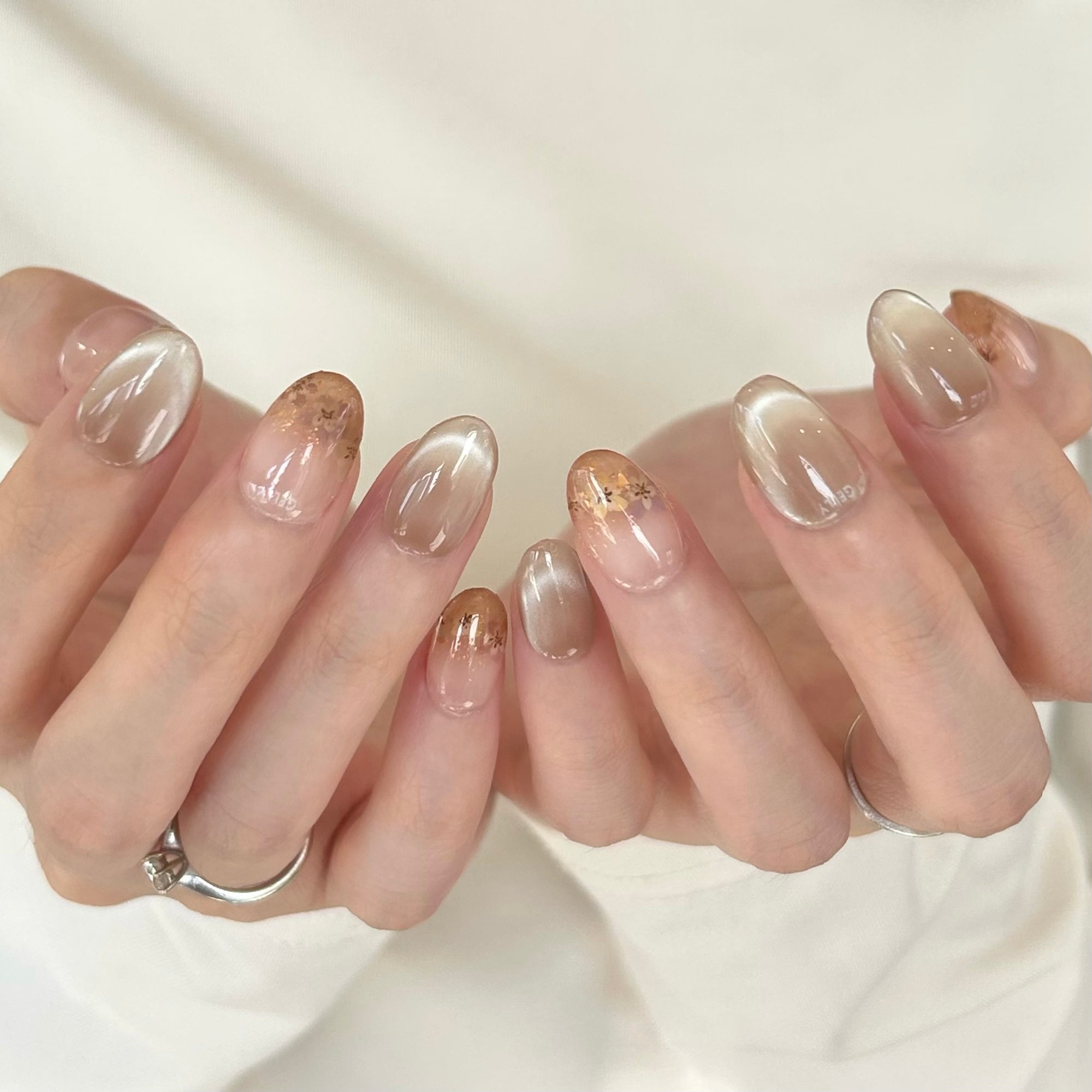 穿戴甲 press on nail